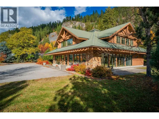 1746 SANDNER FRONTAGE Road, Christina Lake, British Columbia V0H1E0