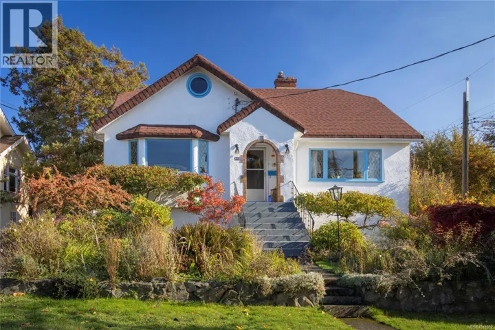 305 Linden Ave, Victoria, British Columbia V8V4E8