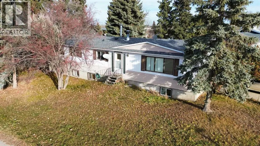 700 8 Street, Fox Creek, Alberta T0H1P0