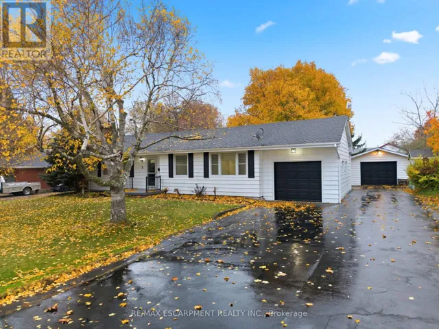 3 ALGONQUIN AVENUE, Hamilton, Ontario L9H7K9