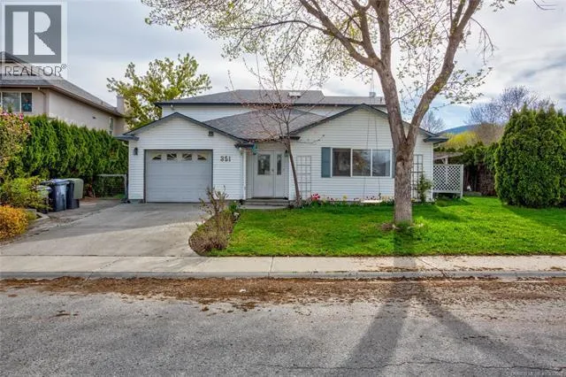 331-351 Phipps Crescent, Kelowna, British Columbia V1V2T2