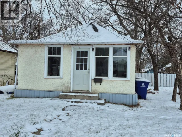 212 7th STREET NE, Weyburn, Saskatchewan S4H1C4