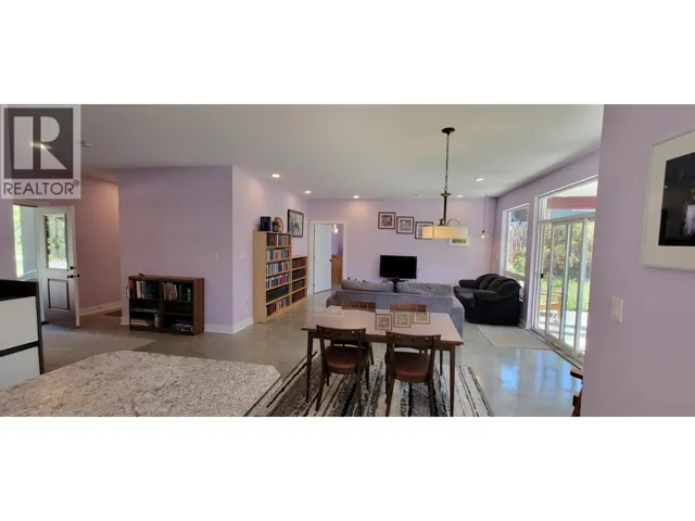 515 9TH Avenue, New Denver, British Columbia V0G1S0