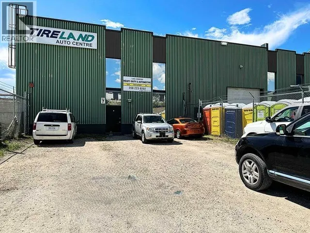 8860 Jim Bailey Crescent Unit# 7, Kelowna, British Columbia V4V2L7