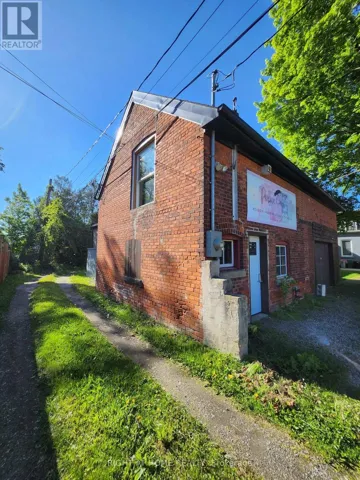GARAGE - 171 KING STREET W, Hamilton (Dundas), Ontario L9H1V3