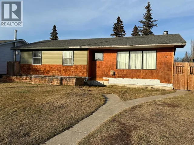 19 Kallbom Crescent, Whitecourt, Alberta T7S1E2
