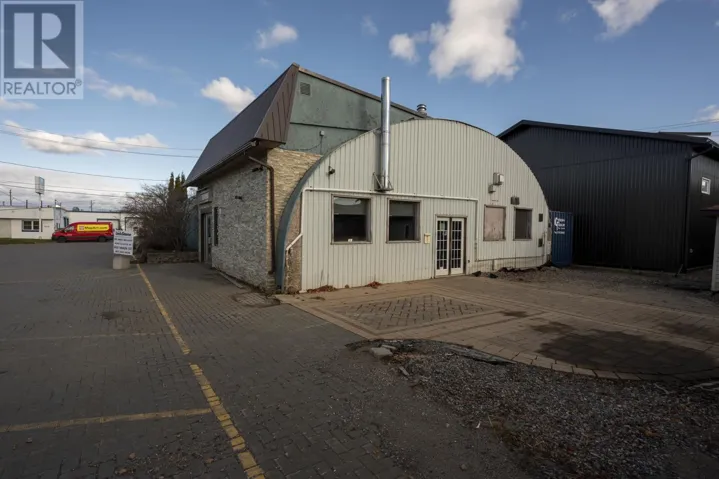 561 Tenth Ave., Thunder bay, Ontario P7B2R3