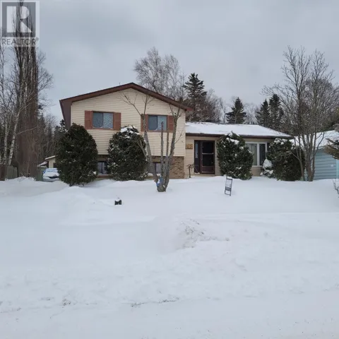 35 Bastedo Cres, Marathon, Ontario P0T2E0