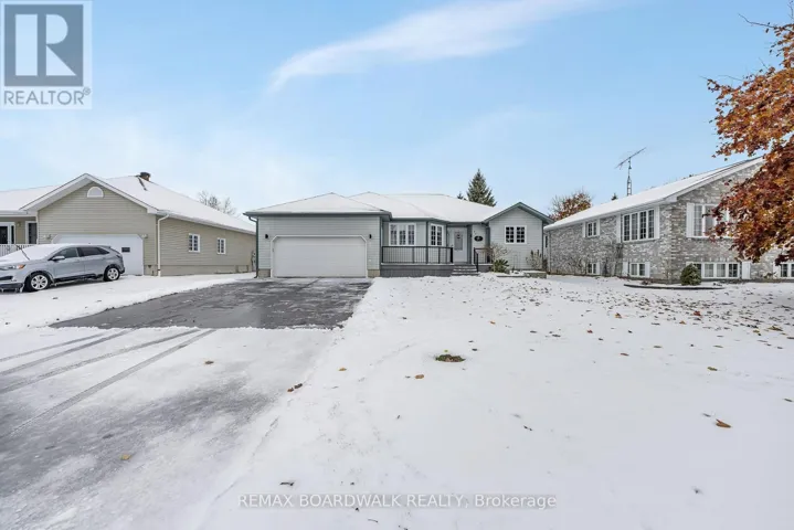 11 GROVE STREET, South Dundas, Ontario K0E1K0