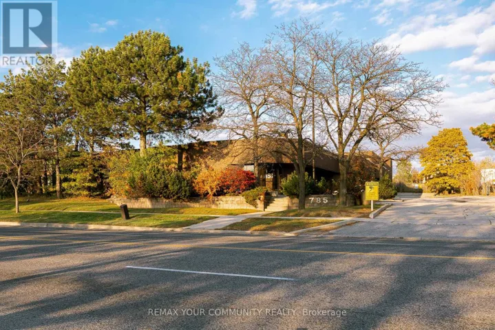 785 ARROW ROAD, Toronto (Humbermede), Ontario M9M2L4