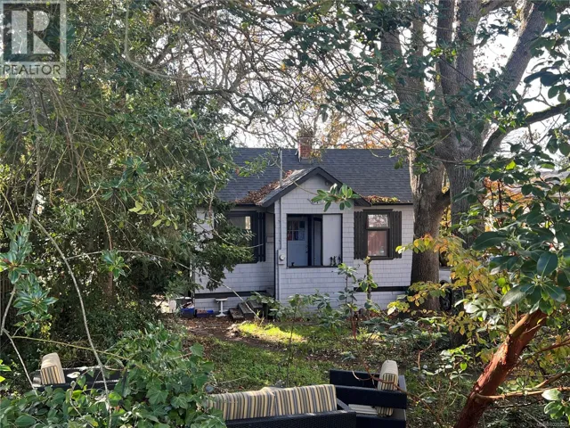 67 Cadillac Ave, Saanich, British Columbia V8Z1T5