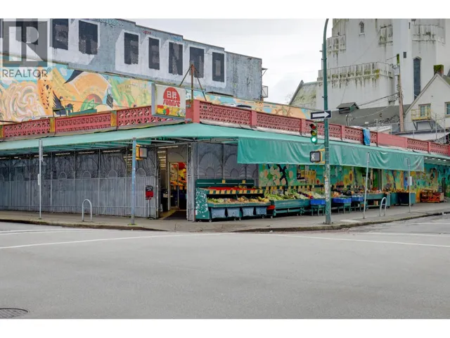 300 POWELL STREET, Vancouver, British Columbia V6A2Z2