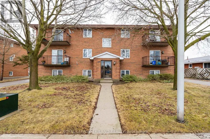 221 HIGHVIEW DRIVE, St. Thomas, Ontario N5R5H6