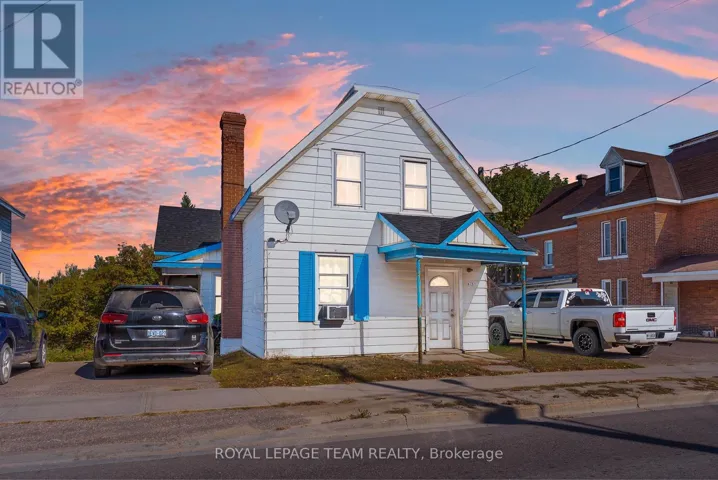 475 PEMBROKE STREET W, Pembroke, Ontario K8A5P1