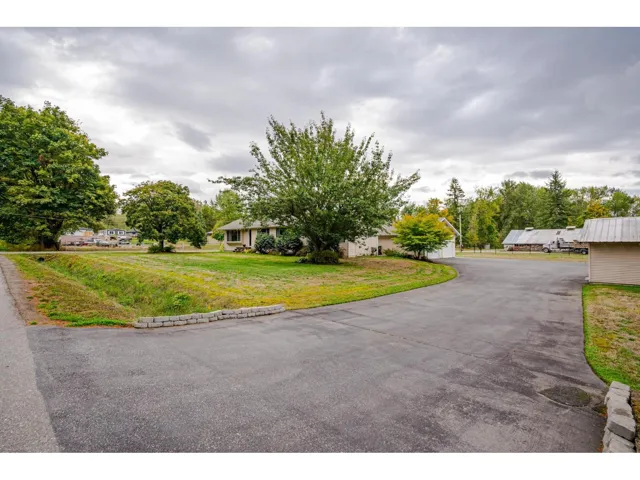 19810 20 AVENUE, Langley, British Columbia V2Z1Z3