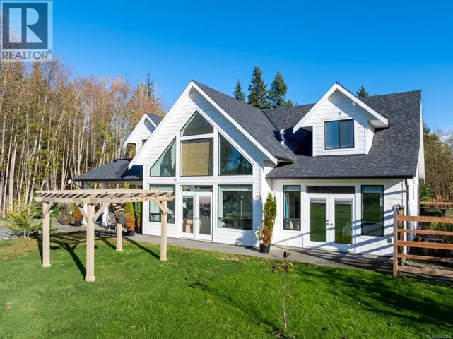 8740 Oyster River Way, Black Creek, British Columbia V9J1K3