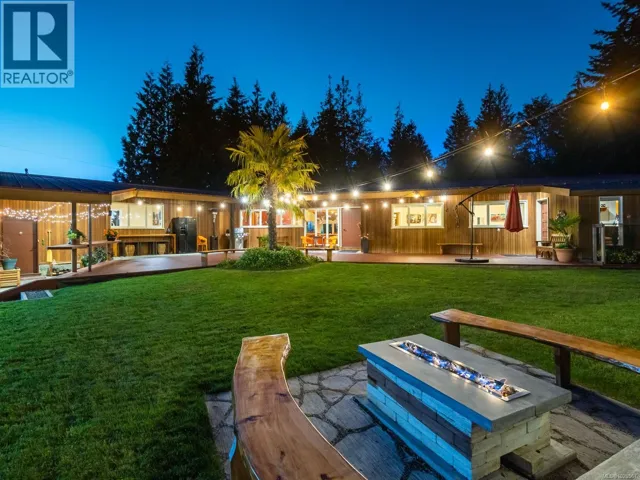 410 17th Ave, Sointula, British Columbia V0N3E0