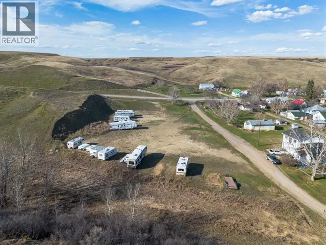 422 Elgin Avenue, Carbon, Alberta T0M0L0