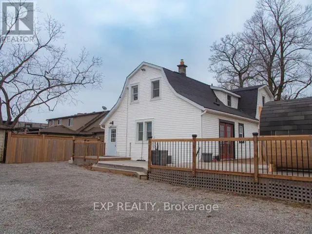 3090 MONTROSE ROAD, Niagara Falls (Mt. Carmel), Ontario L2E6S4