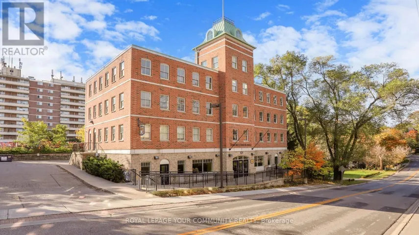 121 ROBINSON STREET, Markham (Old Markham Village), Ontario L3P1P2
