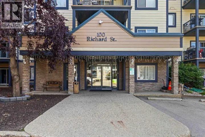 220, 100 Richard Street, Fort McMurray, Alberta T9H5H5