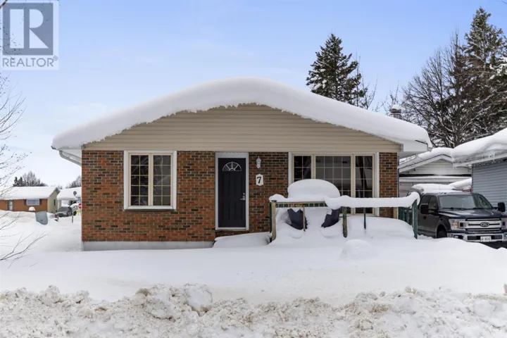 7 Chicora CRES, Sault Ste. Marie, Ontario P6A5T1