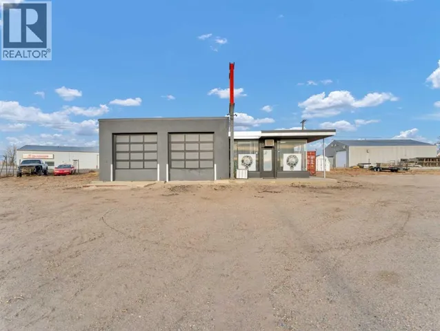 802 & 806 Highway Avenue NE, Redcliff, Alberta T0J2P0