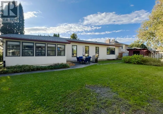 502 Flinders Avenue, Fort Frances, Ontario P9A3S4