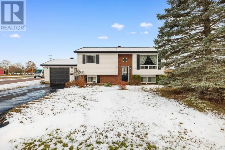 15 DUTCH DRIVE, Petawawa, Ontario K8H3M2