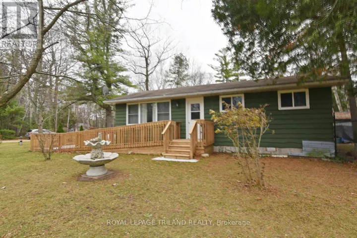 9599 PLEASANT ROAD, Lambton Shores (Kettle Point), Ontario N0N1J1