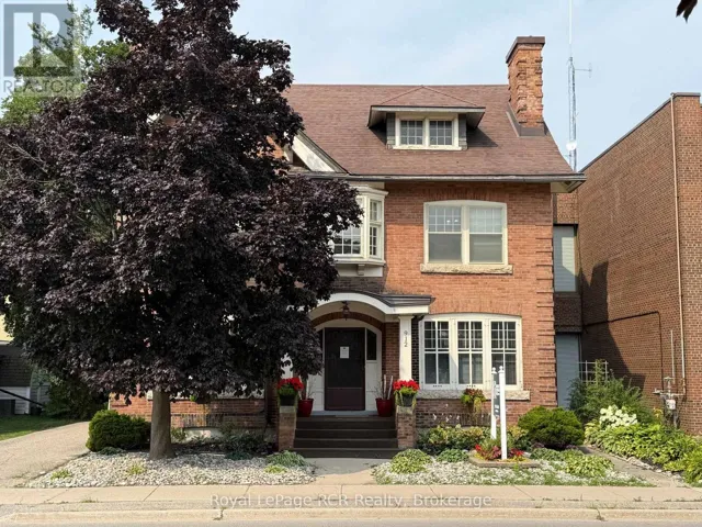 MAIN FLOOR - 912 2ND AVENUE W, Owen Sound, Ontario N4K4M7
