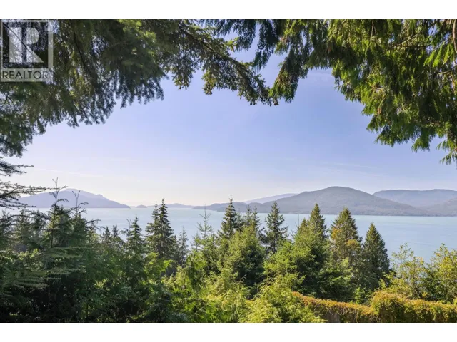 330 BAYVIEW ROAD, Lions Bay, British Columbia V0N2E0