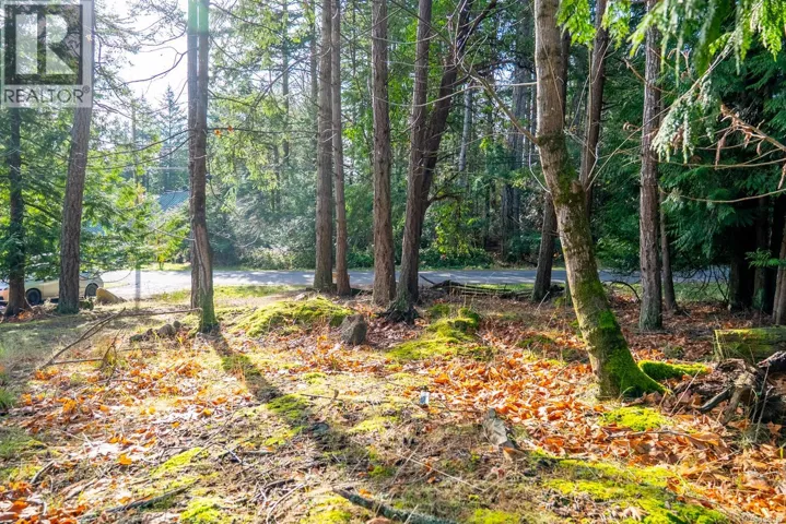 7904 Plumper Way, Pender Island, British Columbia V0N2M2