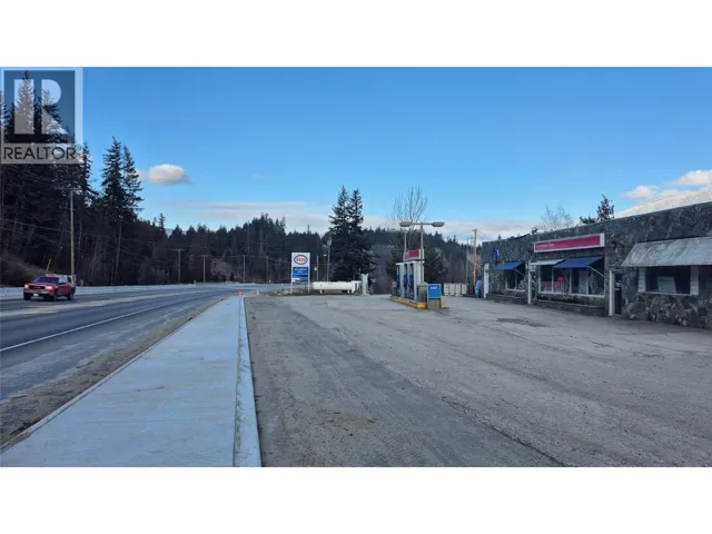 5177 Trans Canada Highway, Tappen, British Columbia V0E2X3