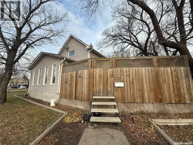 237 Perkins STREET, Estevan, Saskatchewan S4A0C3