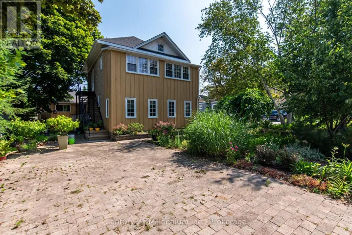 228 PALMERSTON STREET, Saugeen Shores, Ontario N0H2L0