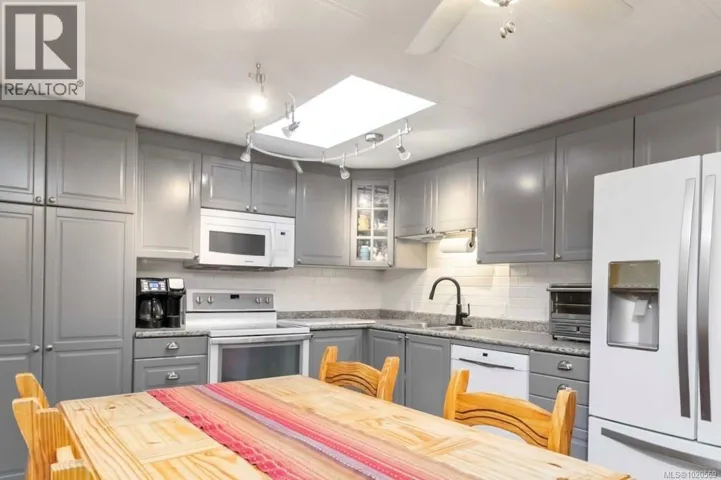 4 5838 Blythwood Rd, Sooke, British Columbia V9Z0G2