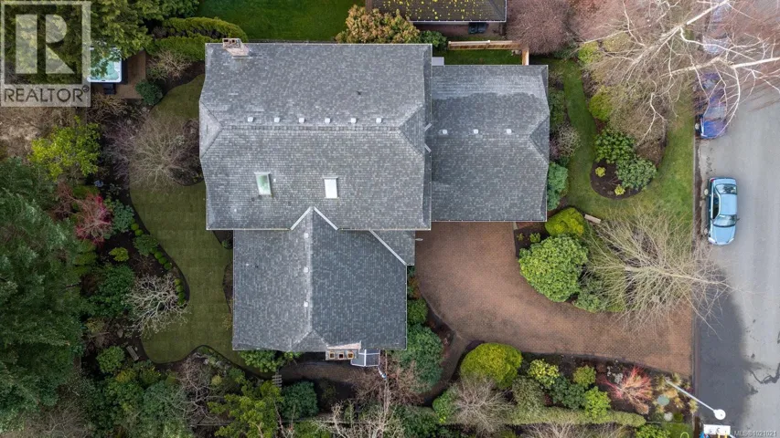 3913 Gibson Crt, Saanich, British Columbia V8N6E2