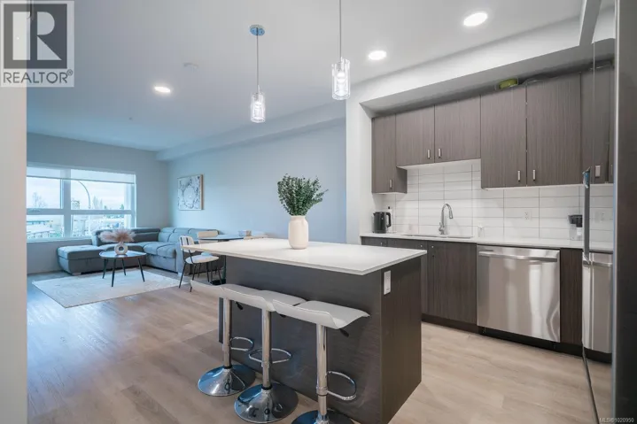 209 140 Jensen Ave W, Parksville, British Columbia V9P0H7