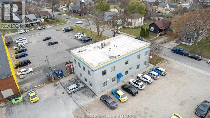 330-350 TUSCARORA, Windsor, Ontario N9A3L7