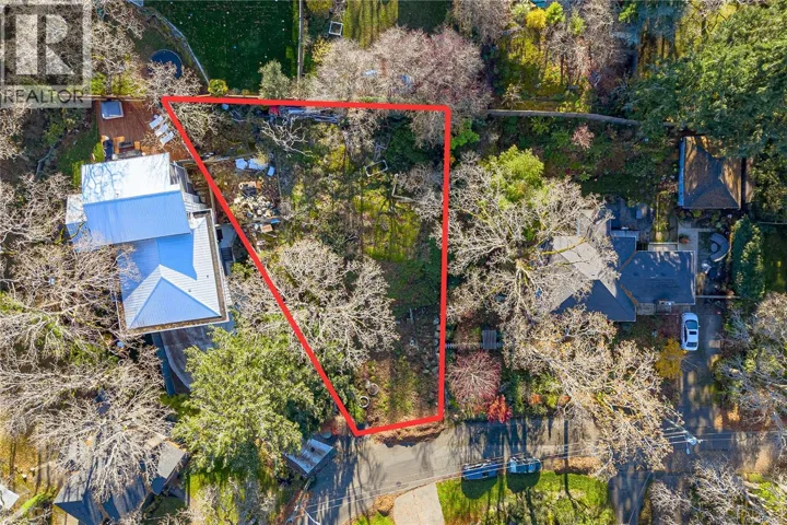 1540 Athlone Dr, Saanich, British Columbia V8P2T1