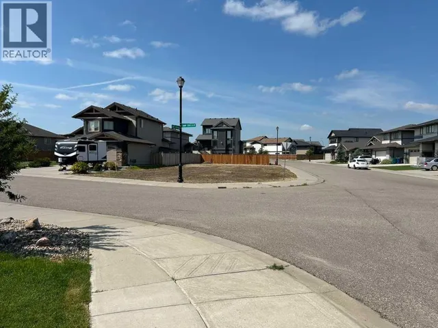 14 Canyon Estates Lane W, Lethbridge, Alberta T1K5W7