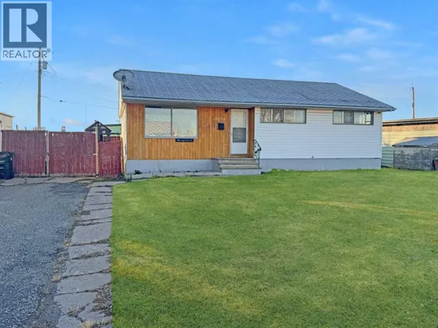 5004 35 Avenue, Valleyview, Alberta T0H3N0