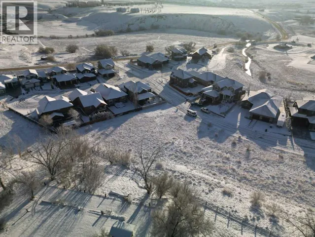 8 Canyon Creek Drive SW, Medicine Hat, Alberta T1B0B2