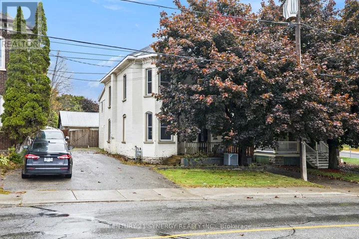 17 ELMSLEY STREET, Smiths Falls, Ontario K7A3P1