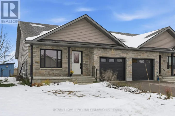 313 NAPIER COURT, Mississippi Mills, Ontario K0A1A0