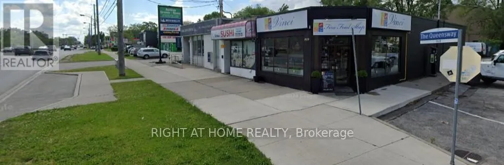 170 THE QUEENSWAY WAY, Toronto (Stonegate-Queensway), Ontario M8Y1J3