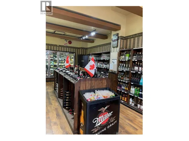 405 VICTORIA Street Unit# Plaza Liquor Store, Kamloops, British Columbia V2C2A9