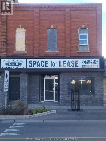4 TALBOT STREET NORTH, Essex, Ontario N8M2C4