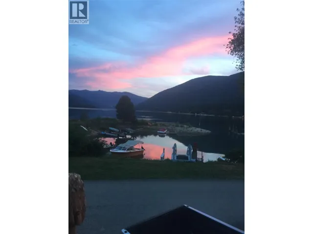 2714 LOWER 6 MILE Road Unit# 19, Nelson, British Columbia V1L6L4